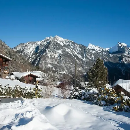 아파트 A Charming Swiss Family Daheim